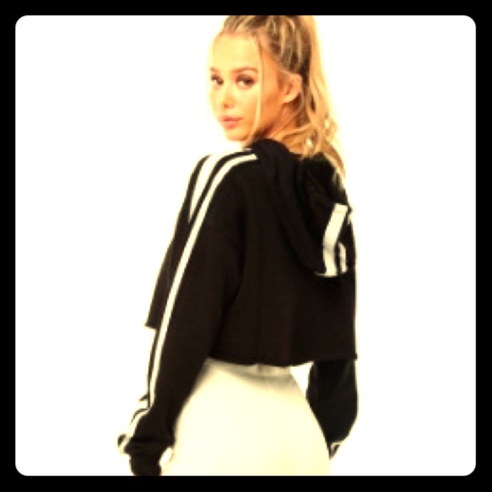 Forever 21 Woman’s active crop hoodie